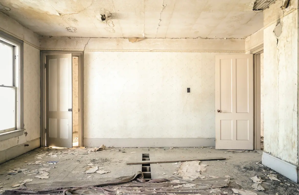 Waste disposal crew managing a cleanout project in Waimanalo